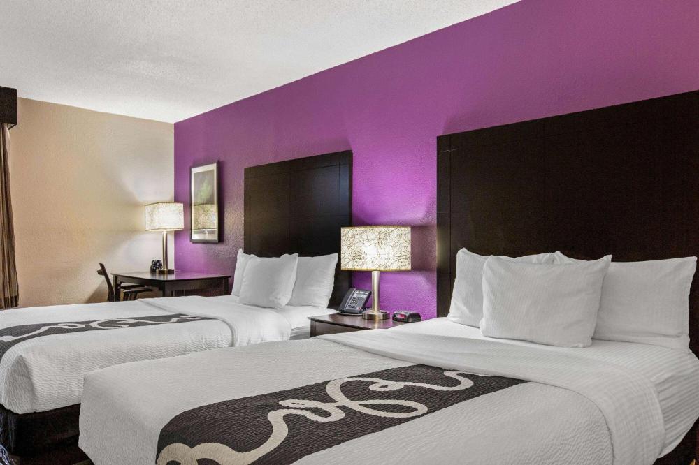 Double Room with Two Double Beds interior